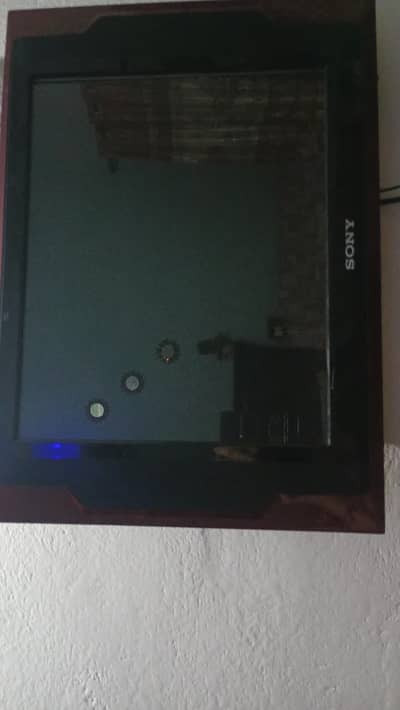 Sony 19 Inch LED / LCD TV Monitor with Wall Mount Frame