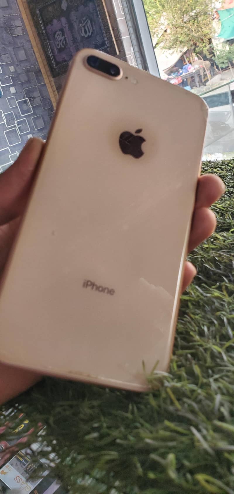Apple iPhone 8 Plus 2