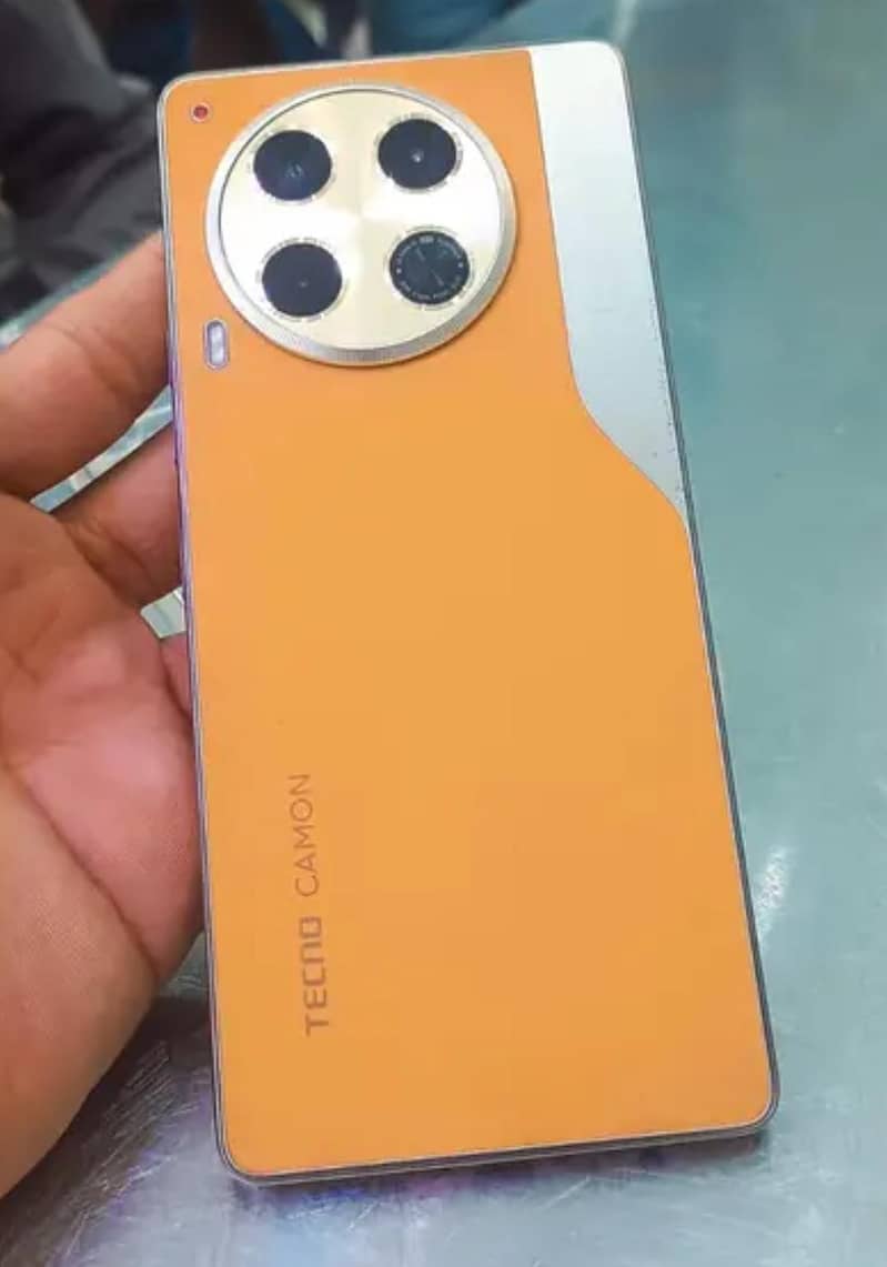 Tecno CAMON 30 0