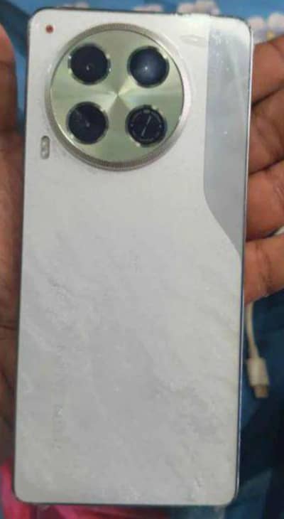 Tecno CAMON 30