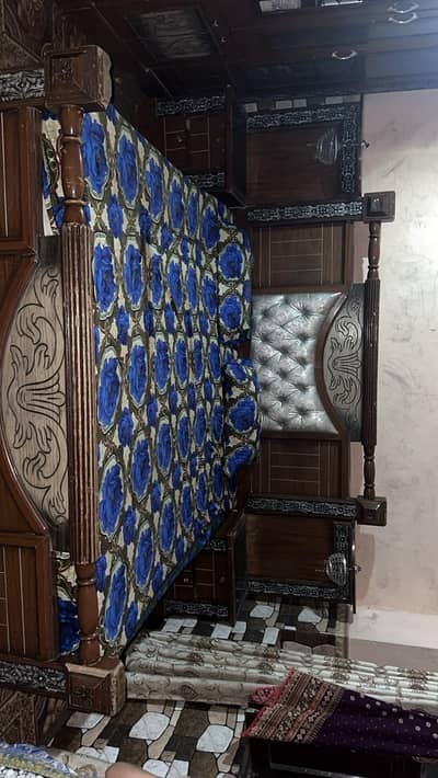 I selling my bed without mattress condition ok