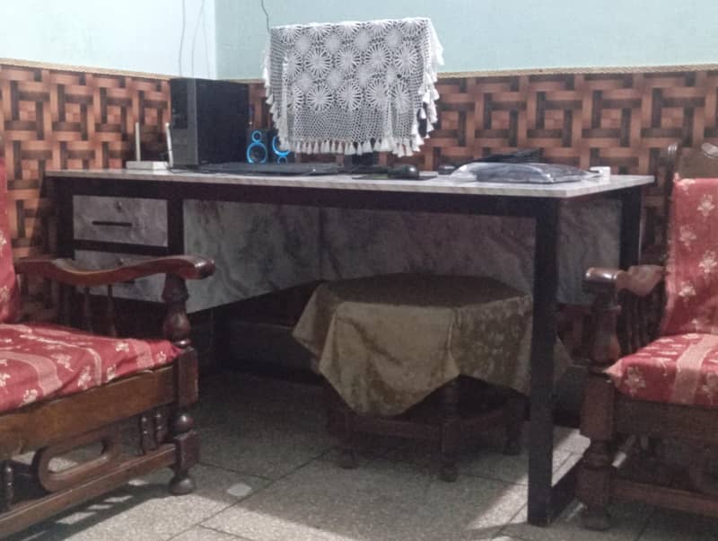 Computer Table 0