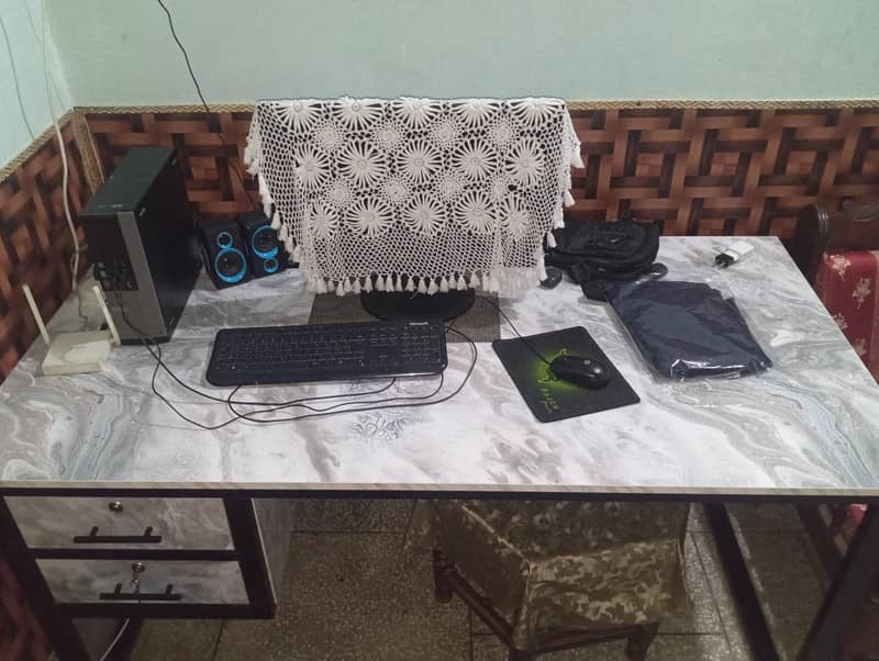 Computer Table 2