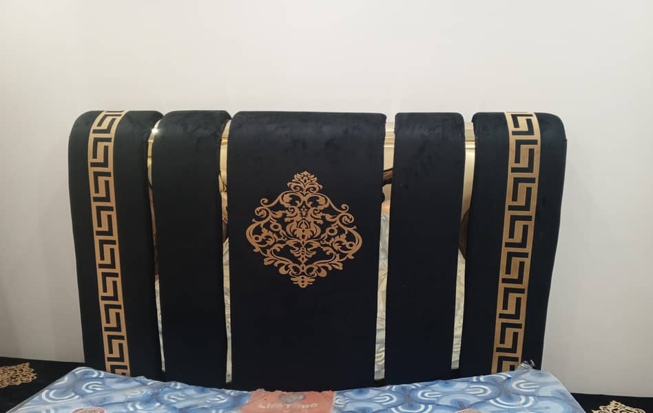 BED SIDE TABLE 0