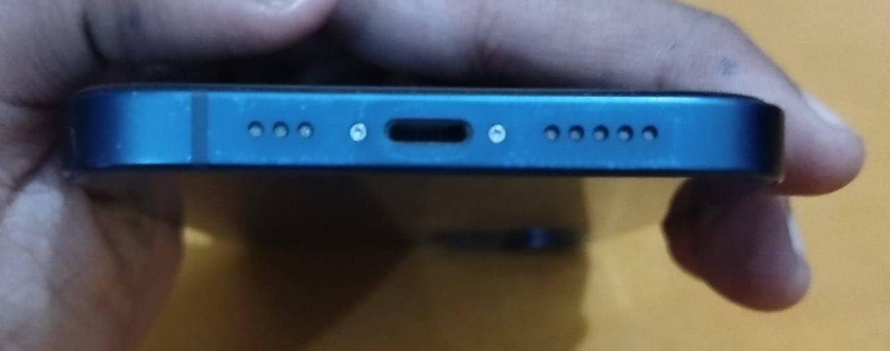Apple iPhone 12 3