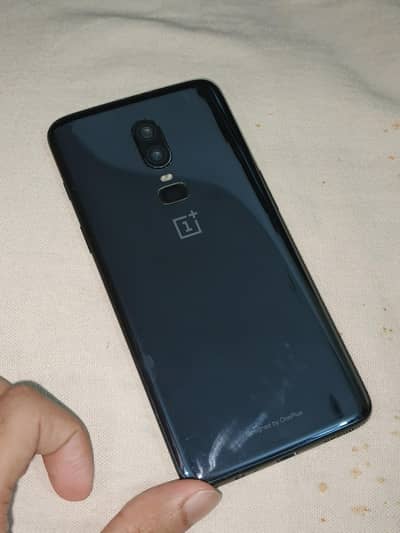 One Plus 6 (8/128)