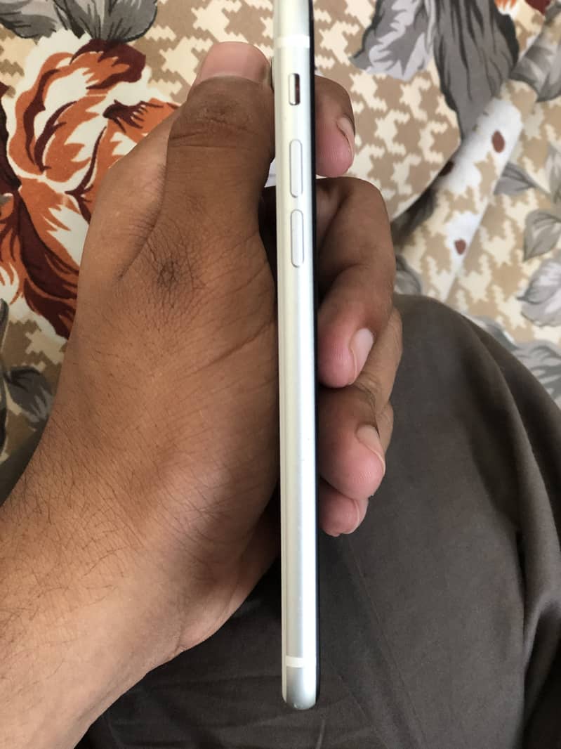 Apple iPhone SE 4