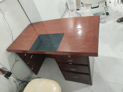 Executive Office / Desk Table with Top Glass