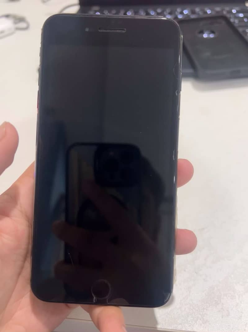 Apple iPhone 7 Plus 1