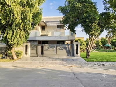Vip 1 Kanal Luxury Furnished Separate Gate Upper Portion Available For Rent In Bahria Town Lahore