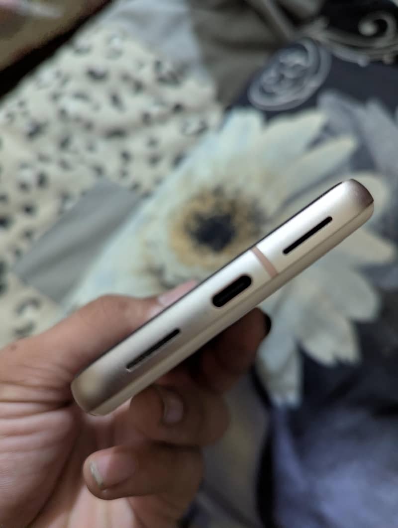 Google Pixel 8 2