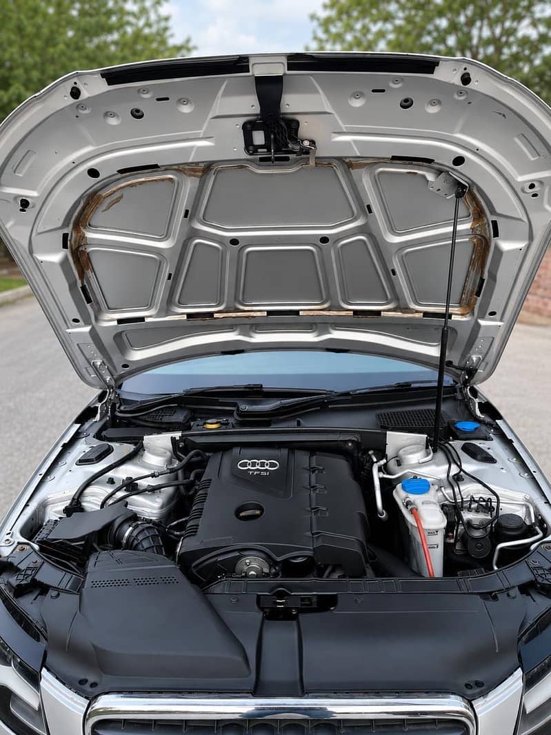 Audi A4 2011 5