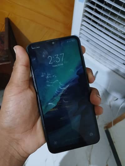 Phone all ok hn. Bs sim  jaket new leane hn Toti hn
