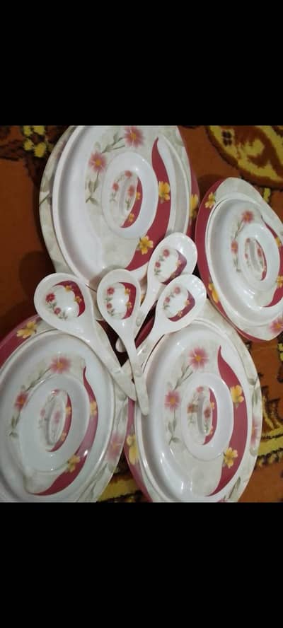 dinner set dishes set 4 dishes4 aur 4 spoon like new