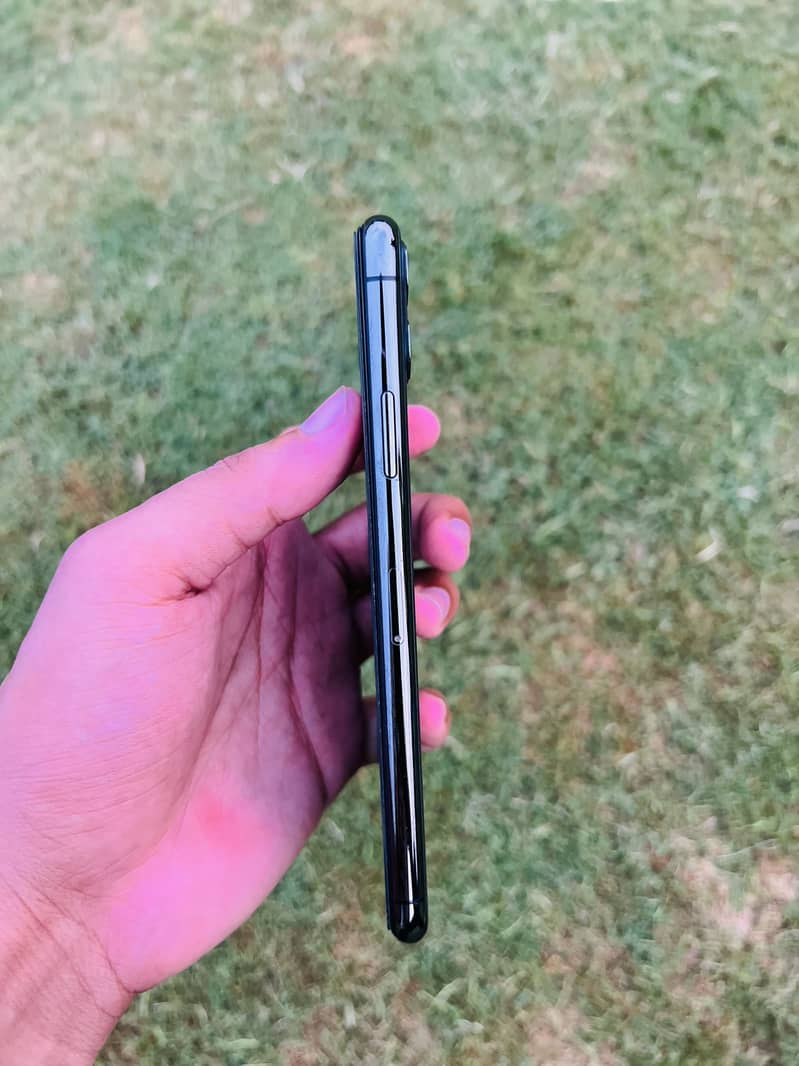 Apple iPhone 11 Pro Max 0