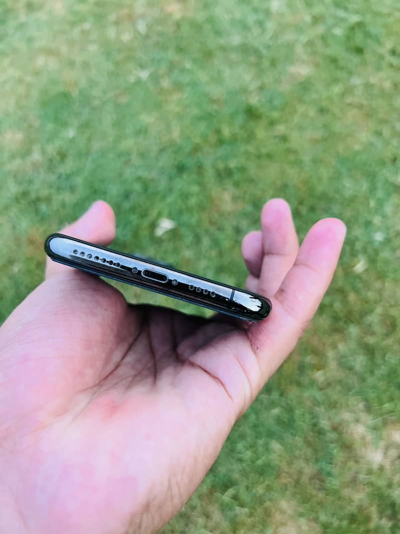 Apple iPhone 11 Pro Max 3