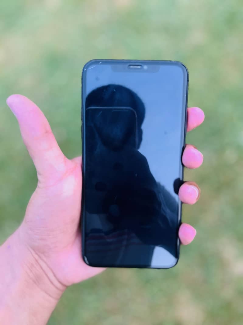 Apple iPhone 11 Pro Max 7