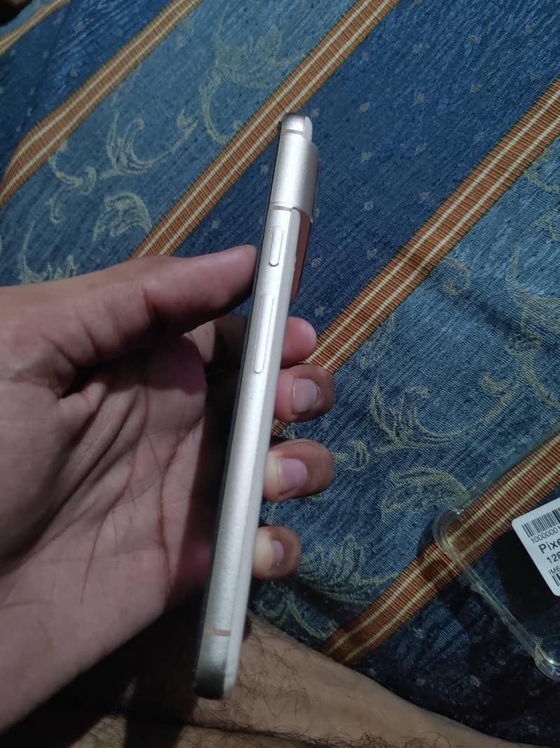 Google Pixel 8 6
