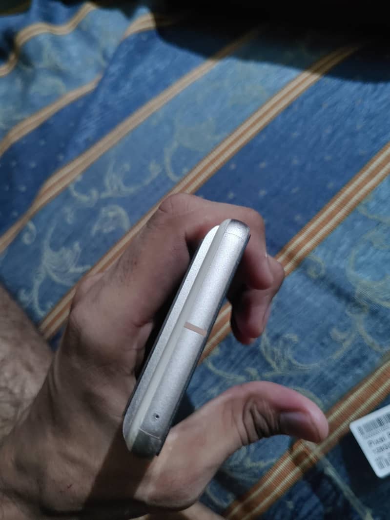 Google Pixel 8 7