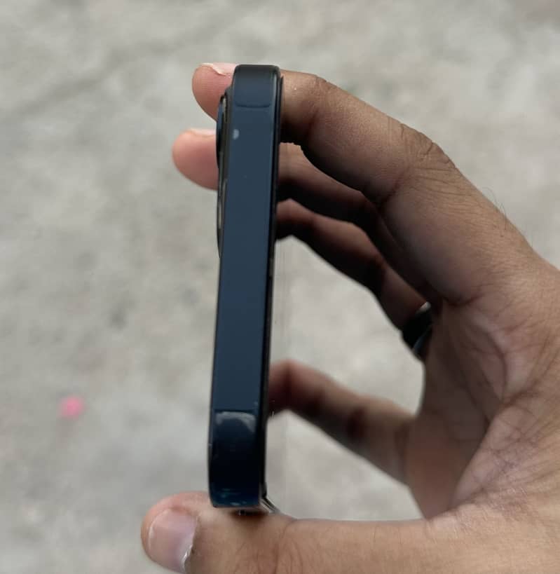Apple iPhone 13 3