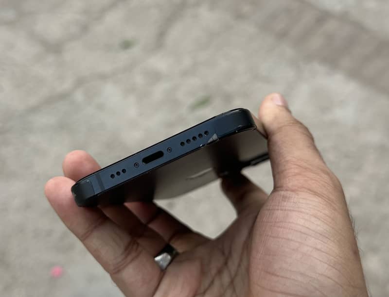 Apple iPhone 13 4