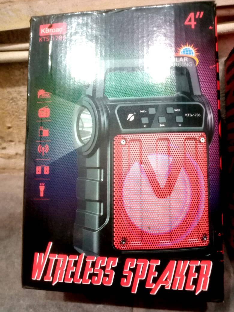 BLUETOOTH SPEAKERS 6