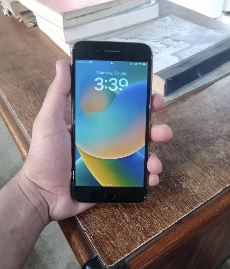 Apple iPhone 8 Plus 0