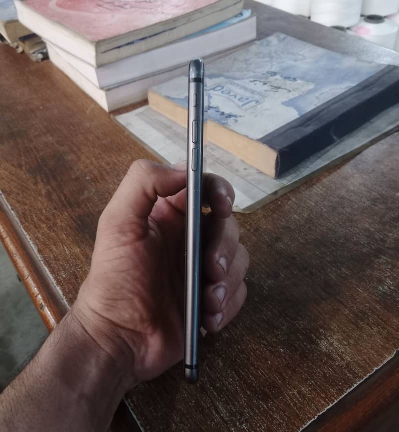 Apple iPhone 8 Plus 2