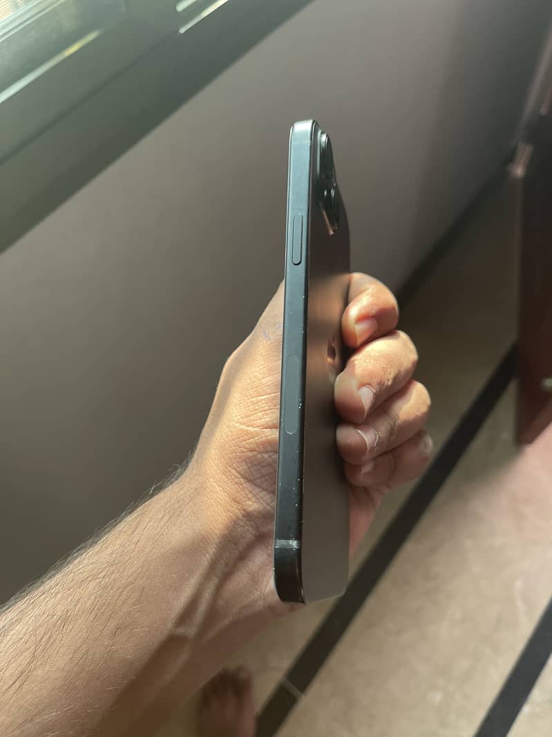 Apple iPhone 15 plus 1