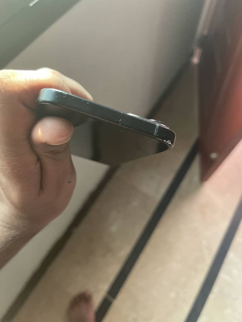 Apple iPhone 15 plus 4