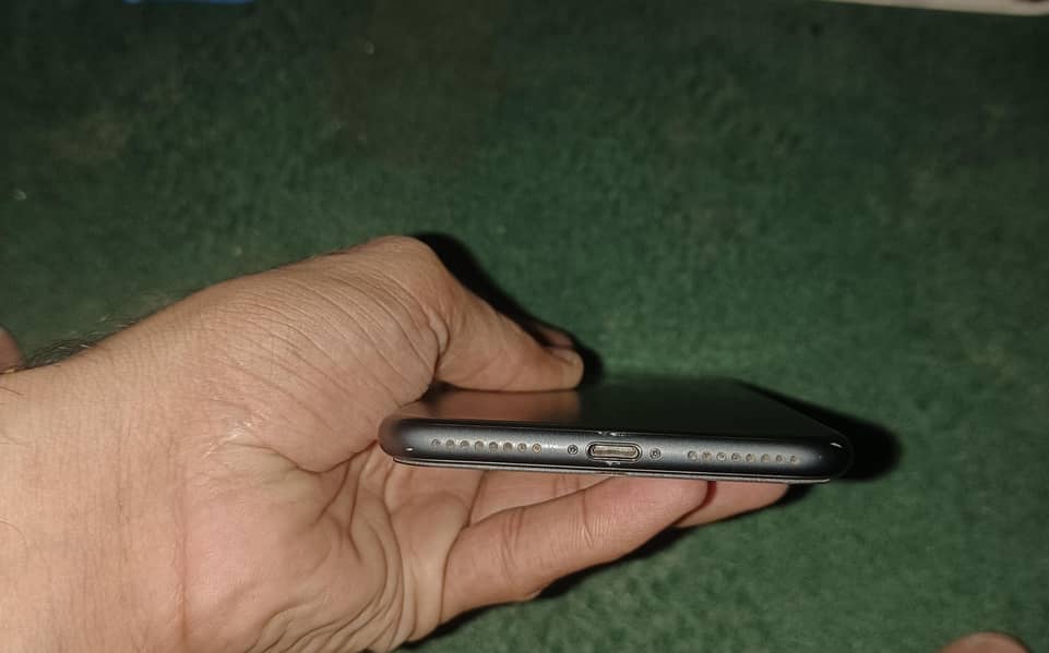 Apple iPhone 7 Plus 3