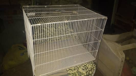 2 cages available ha agar dono cage loge to paisa Kam ho jay ge