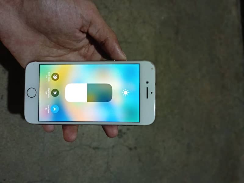Apple iPhone 8 1