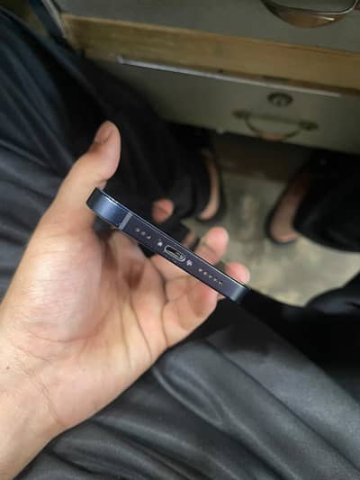 Apple iPhone 12