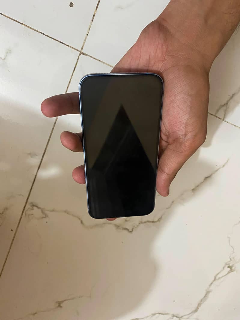 Apple iPhone 14 4