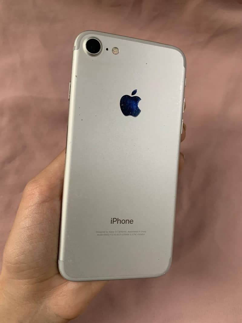 Apple iPhone 7 0