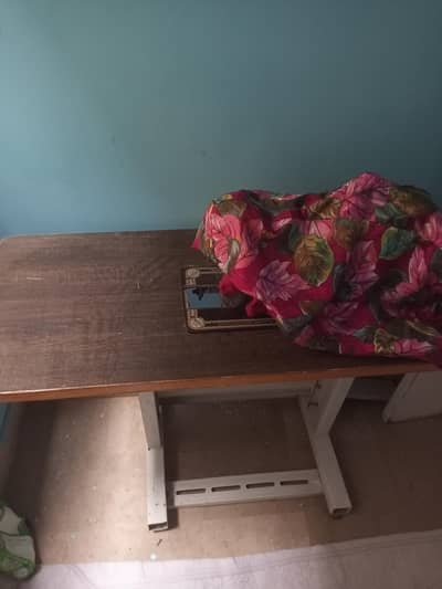 Sewing machine stand