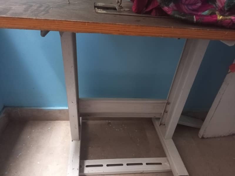 Sewing machine stand 1