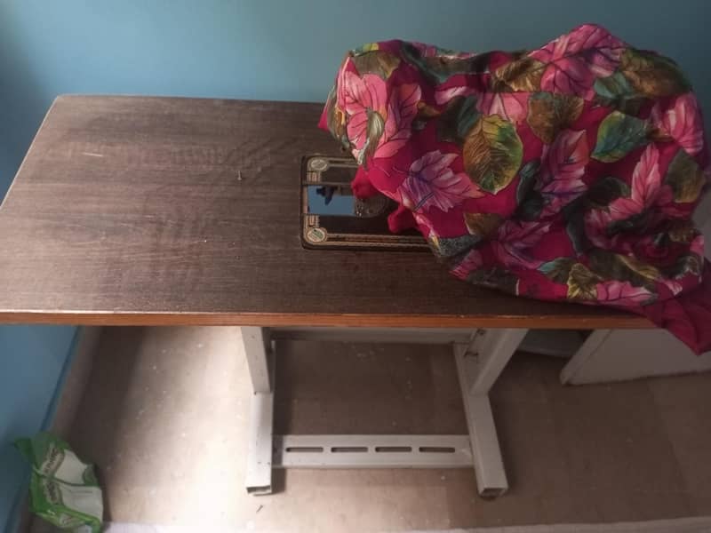 Sewing machine stand 2