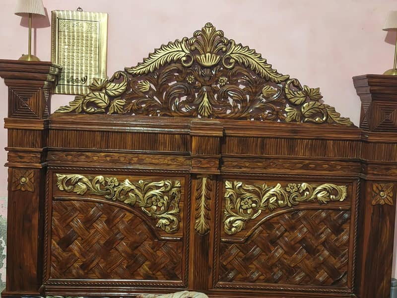 BED PLUS 2 SIDE TABLE & DRESSING TABLE ONLY 0