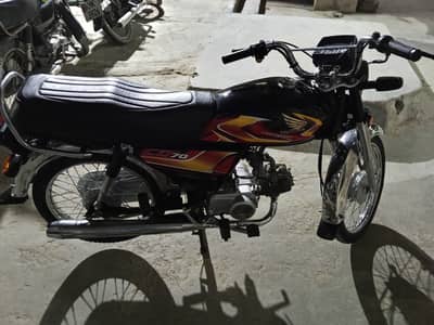 Honda CD-70 black