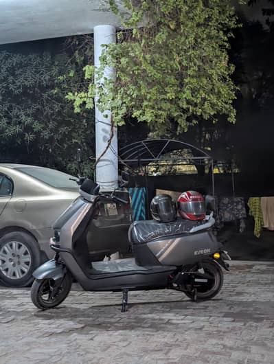 Eveeon Scooty