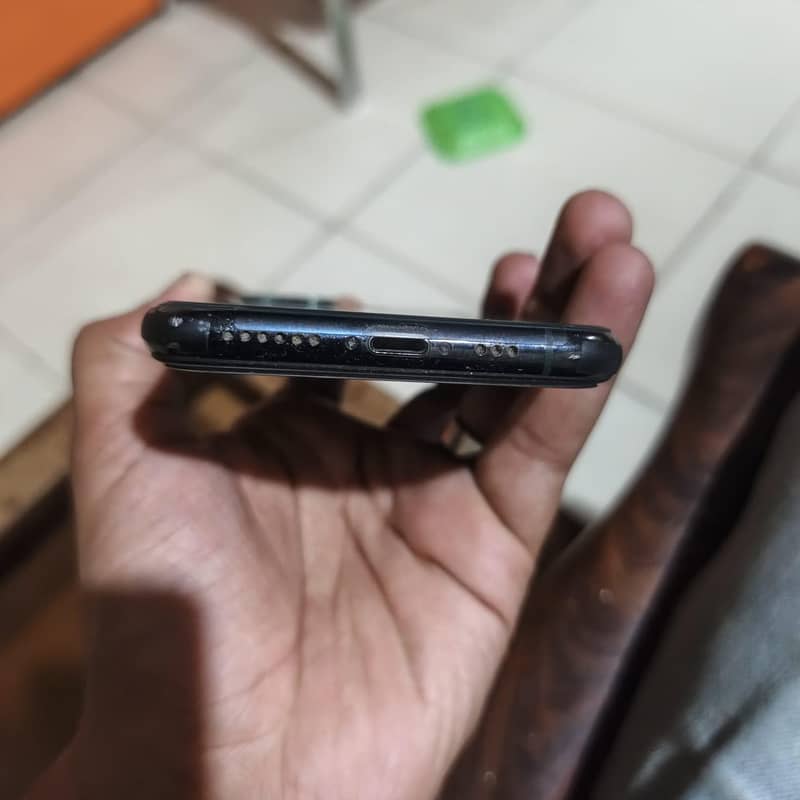 iPhone 11 Pro approved 5