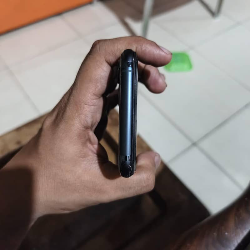 iPhone 11 Pro approved 7