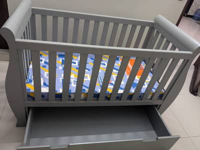 Baby cot available with mattress can be used for 5 years of age.