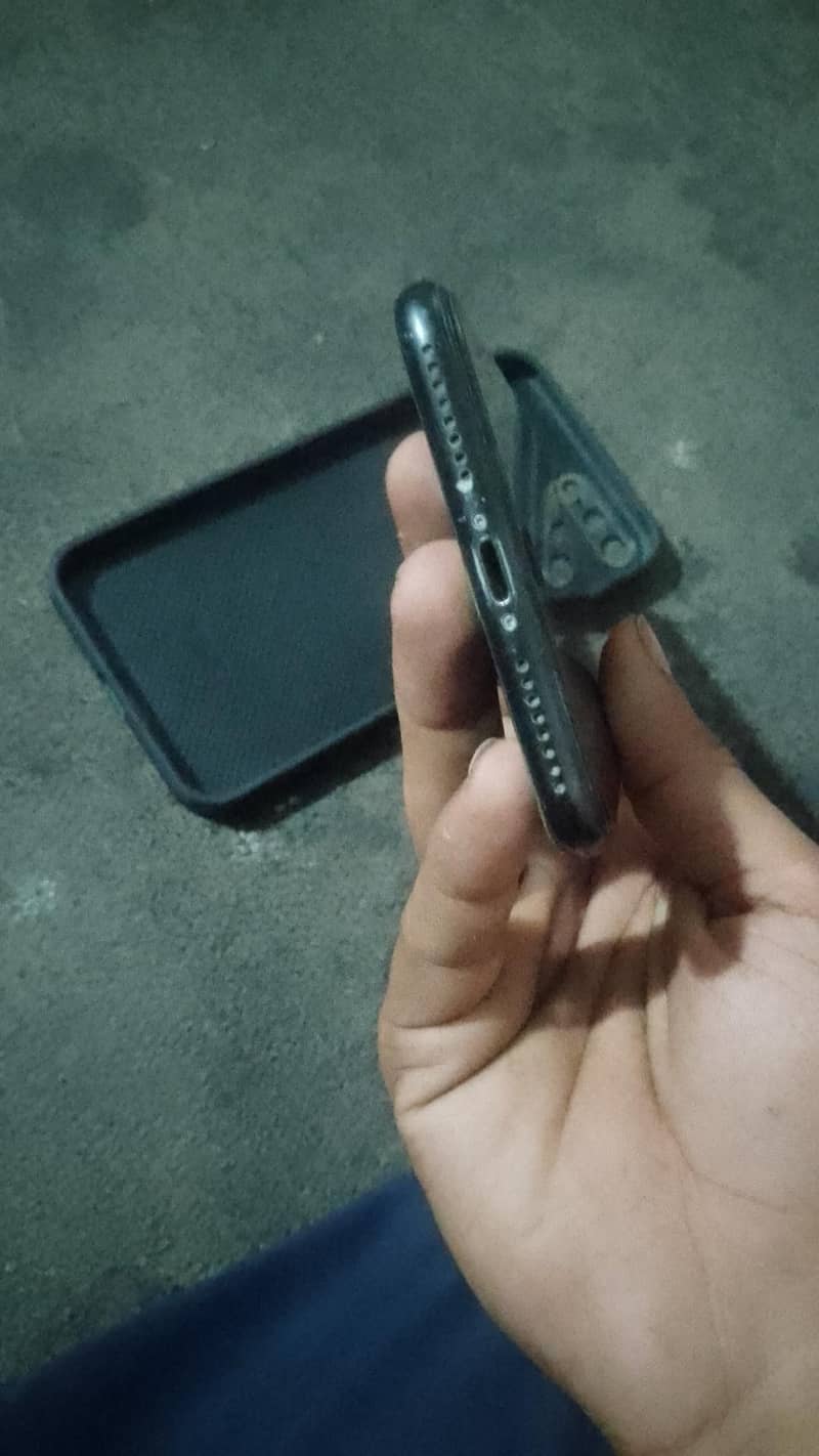Apple iPhone 7 Plus 0