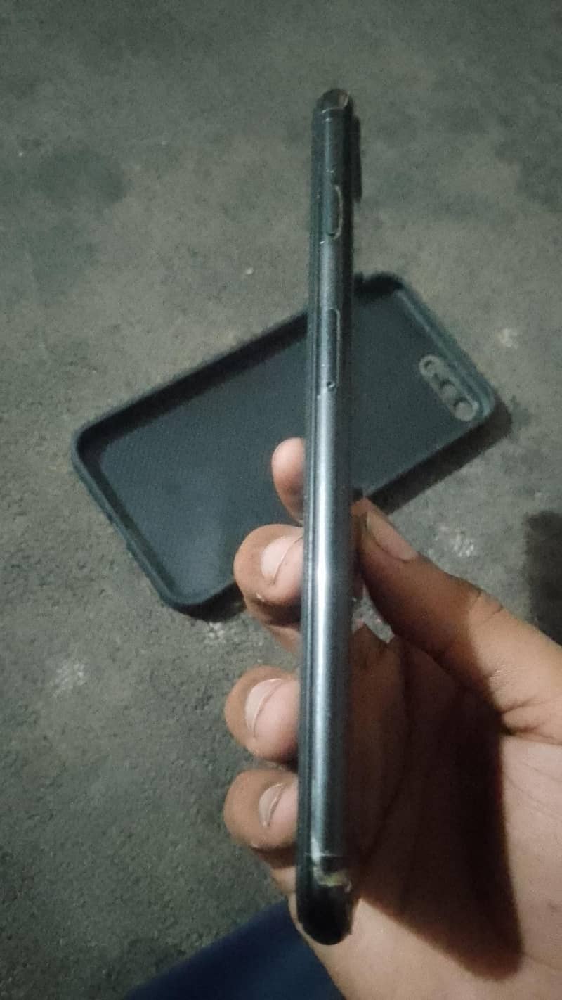 Apple iPhone 7 Plus 4