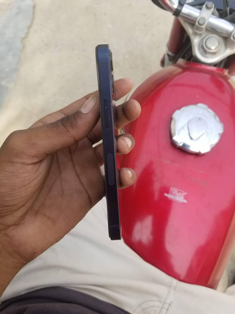 Apple iPhone 12 mini 3
