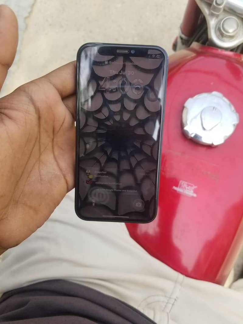 Apple iPhone 12 mini 4