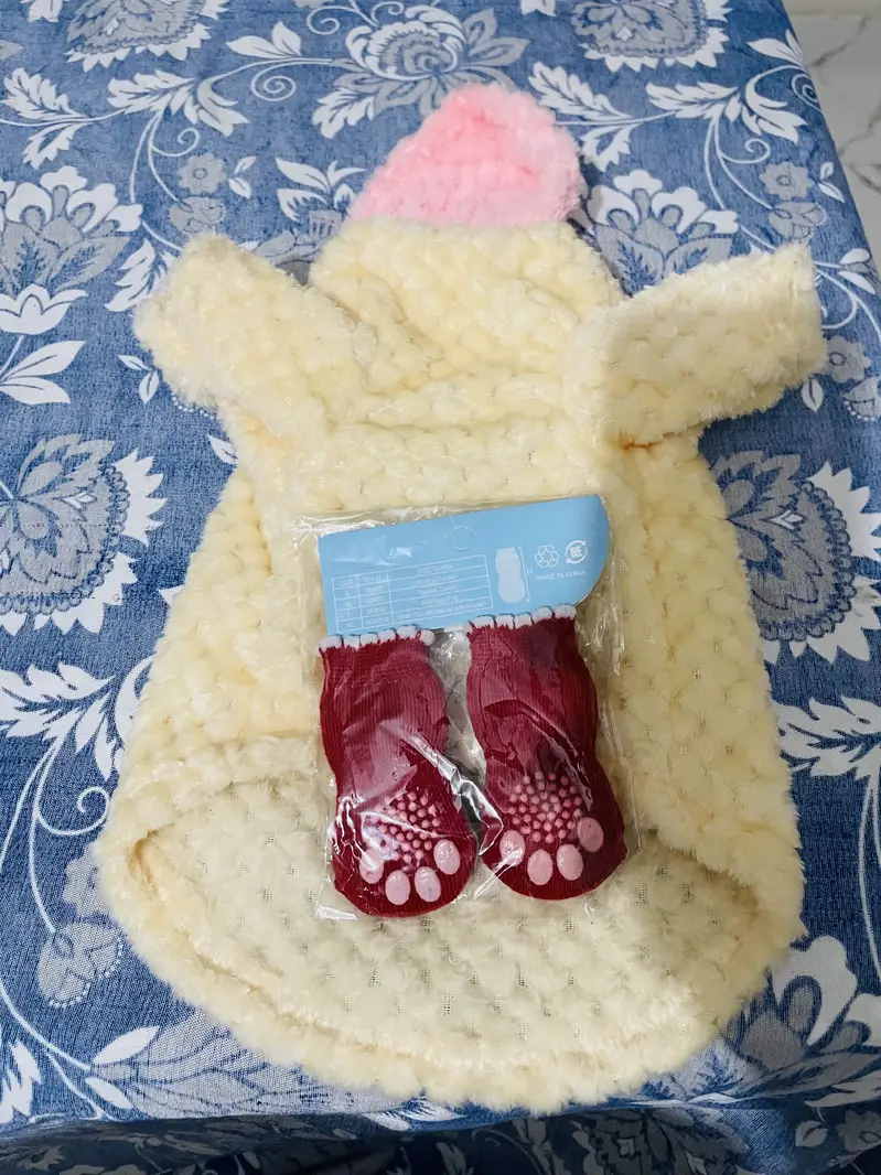 Cat items — photo 2
